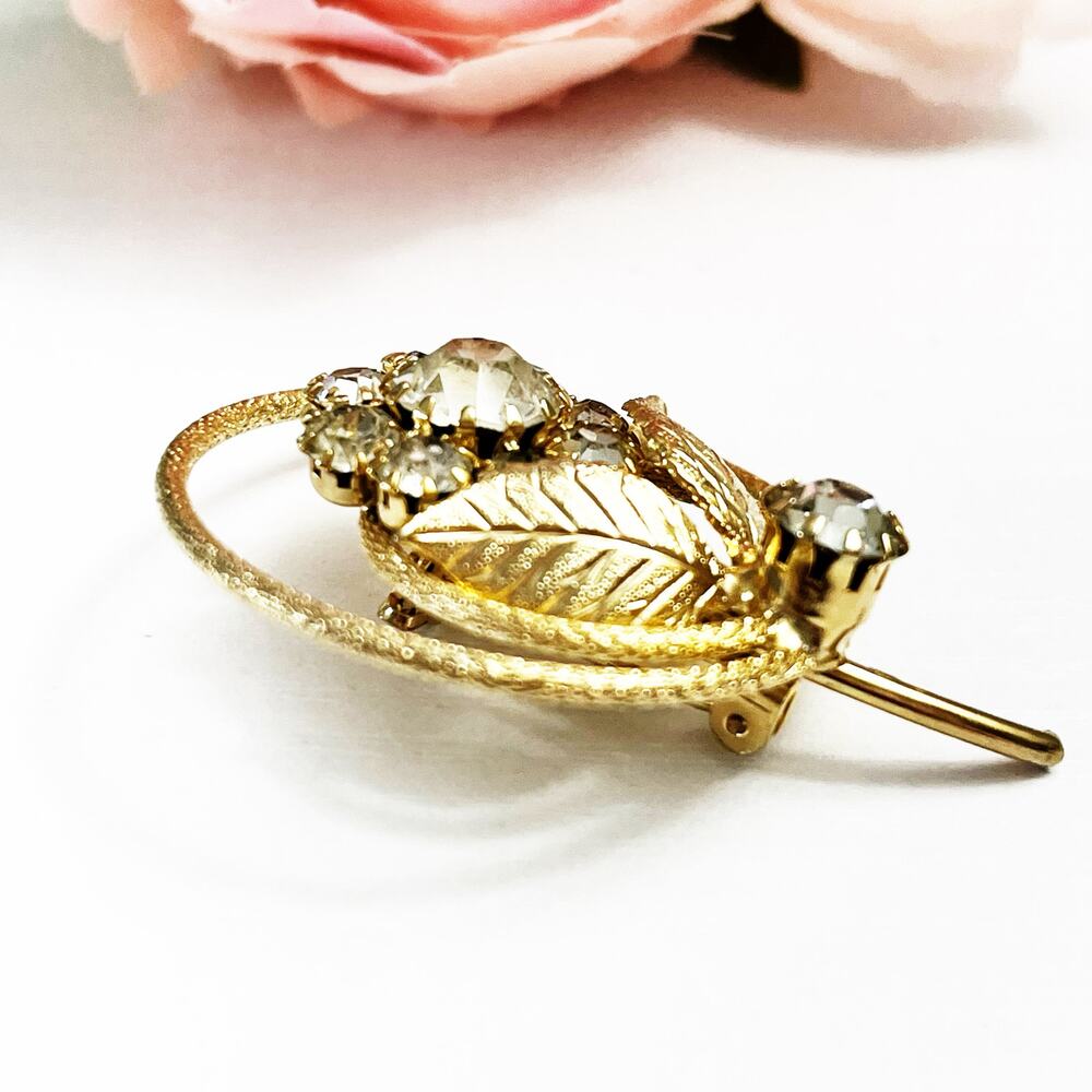 Vintage Rhinestone Flower Brooch Pin - Picture 6 of 7